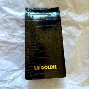 LU Goldie Croco Case in Black